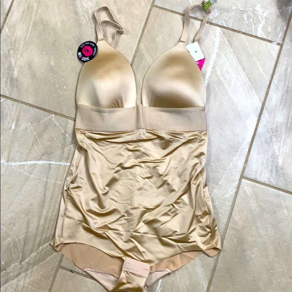 Lower back bodyshaper